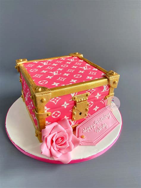 louis vuitton cakes ideas|louis vuitton cake template.